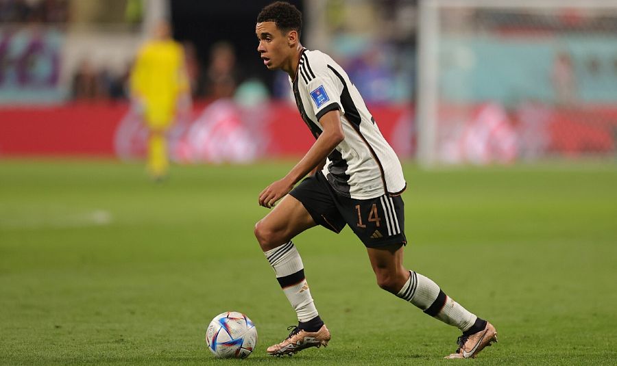 Mundial 2022: El delantero alemán Jamal Musiala, durante el partido Alemania 1-2 Japón.