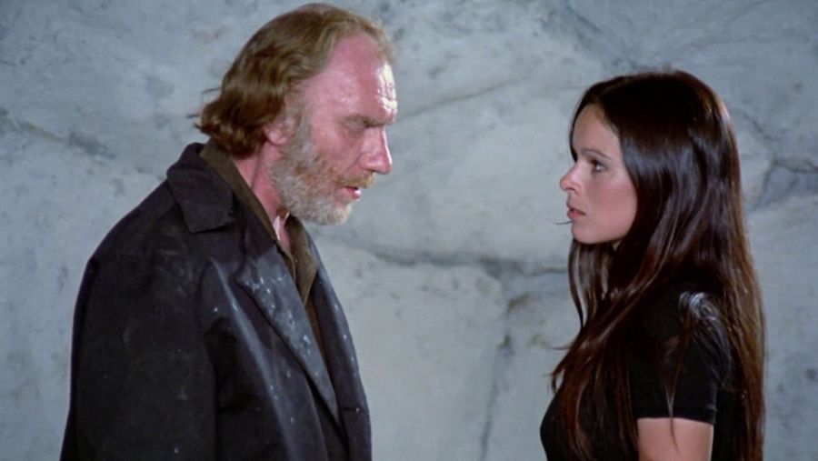 pelicula Ana y lo lobos reparto Geraldine Chaplin y Fernando Fernán Gómez