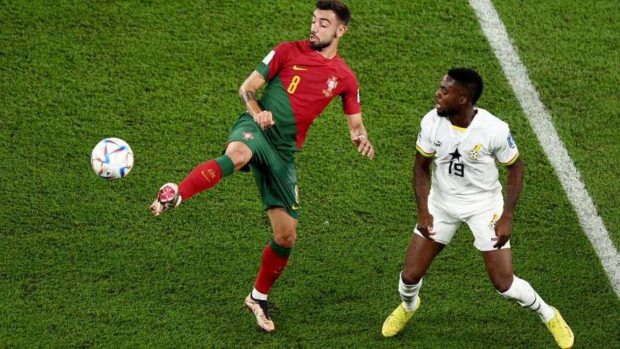 Portugal - Ghana: Bruno Fernandes toca de tacón