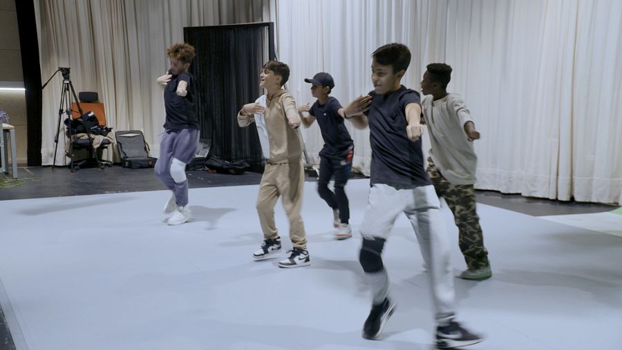 Carlos Higes y su equipo de baile ensayan la puesta en escena de Eurovisión Junior 2022