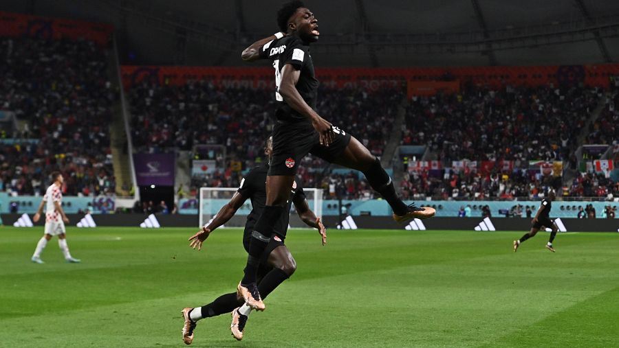 Croacia - Canadá: Davies celebra el gol
