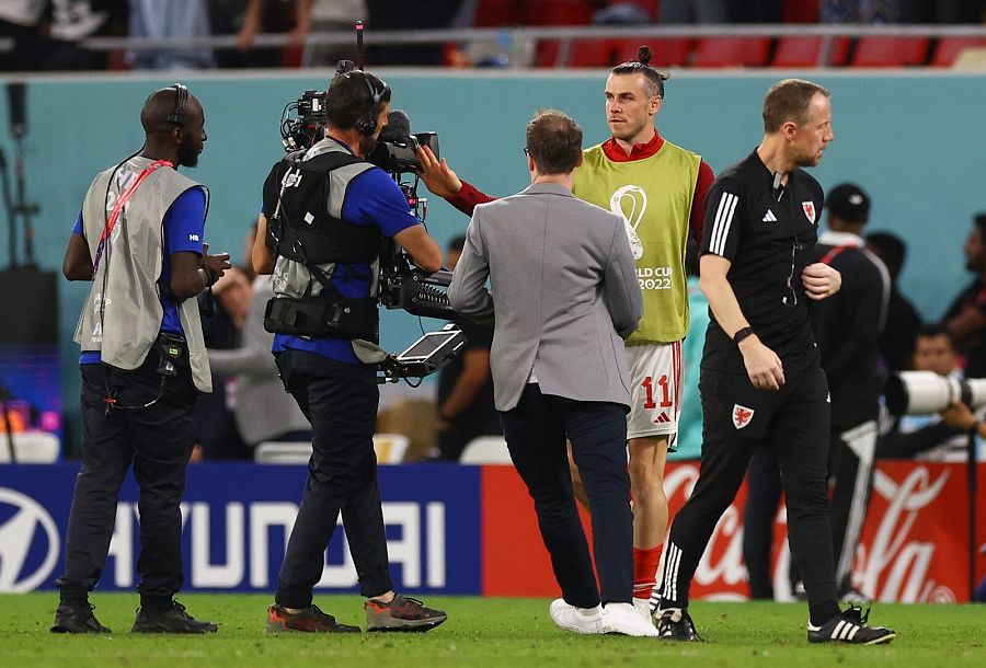 Mundial 2022: Gareth Bale aparta de un empujón una cámara tras la eliminación de Gales