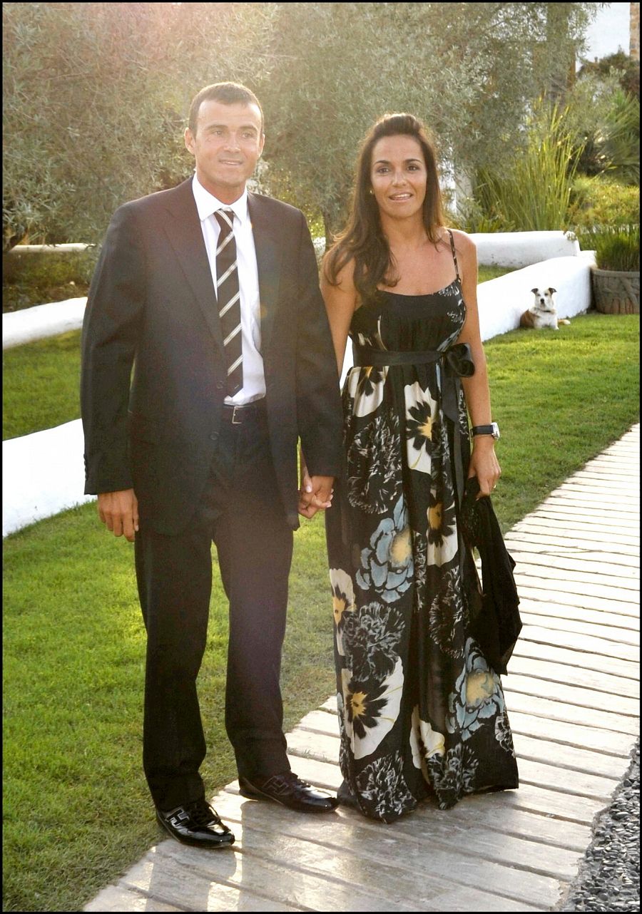 Luis Enrique junto a su mujer, Elena Cullel