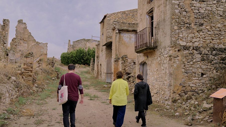 El poble vell de Corbera d'Ebre es manté com a testimoni dels estralls de la guerra