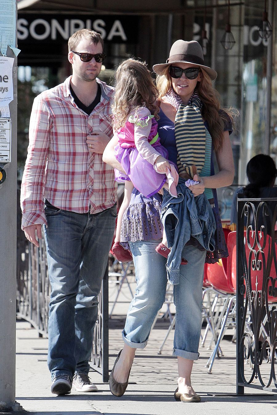 Toni Collette y su marido Dave Galafassi se divorcian