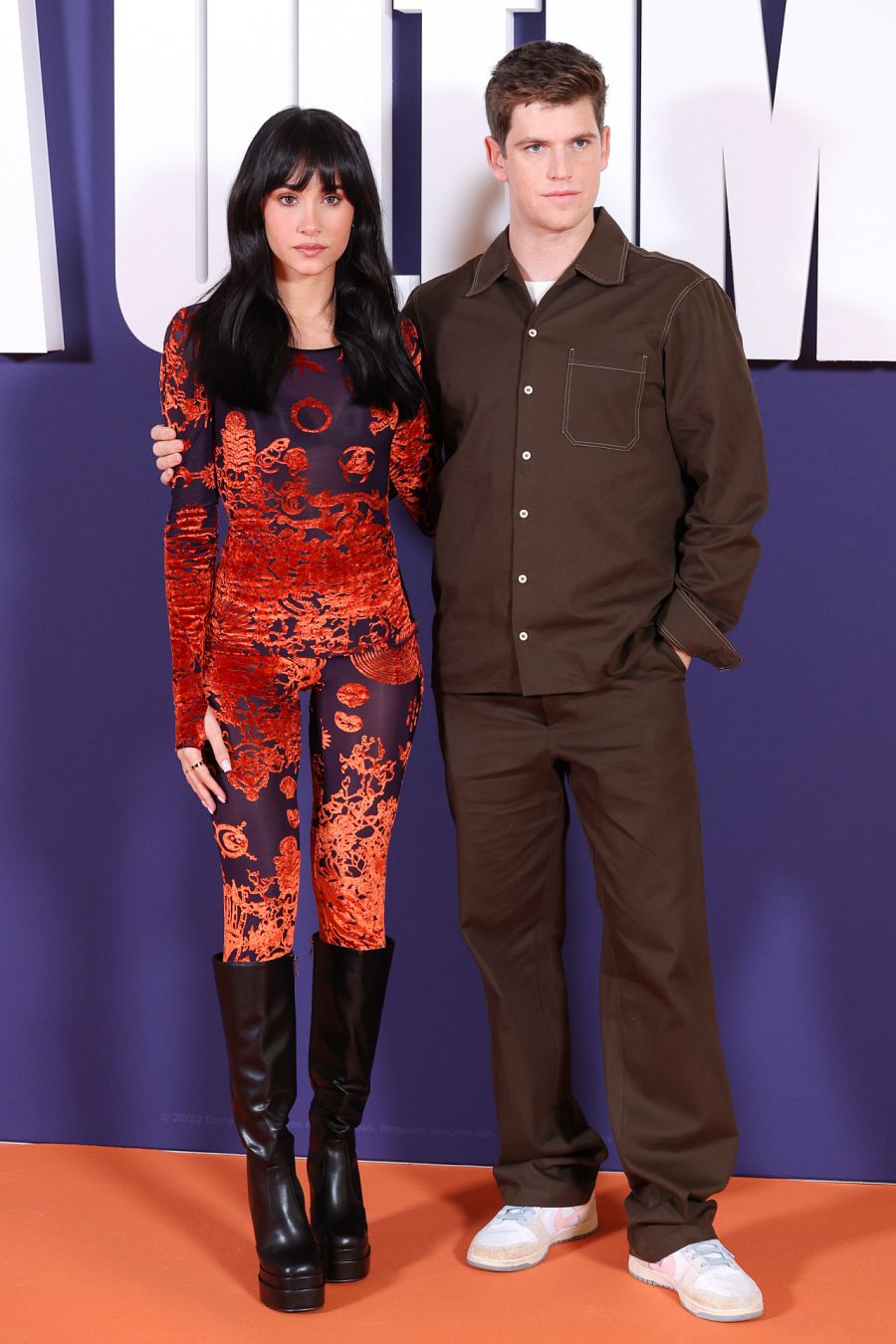 Imagen de Aitana y Miguel Bernardeau posando juntos en la premiere de 'La última'