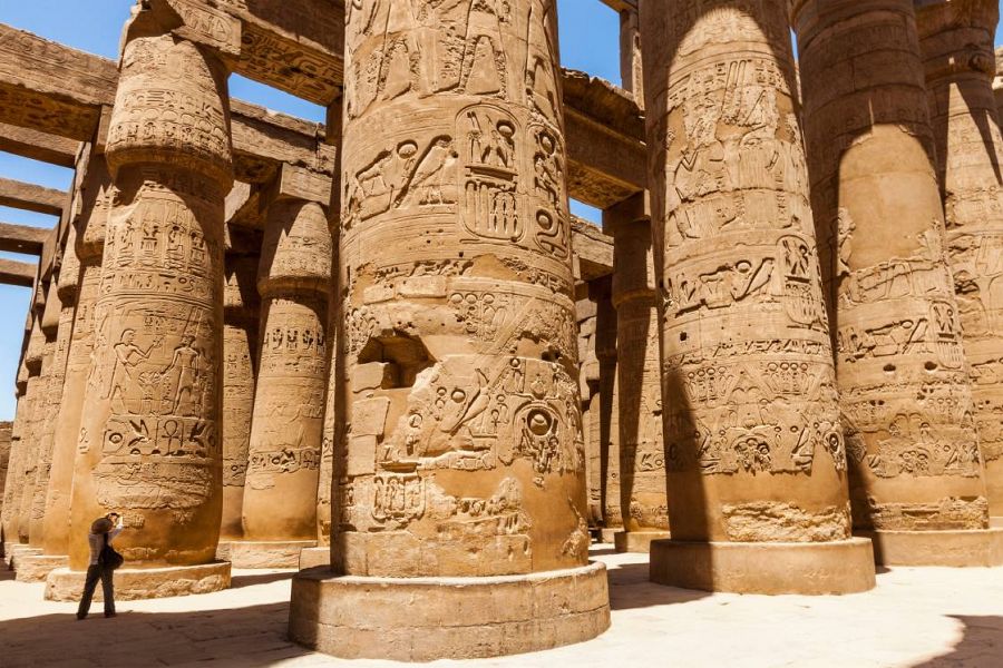 Columnas del templo de Karnak, en Luxor, Egipto.
