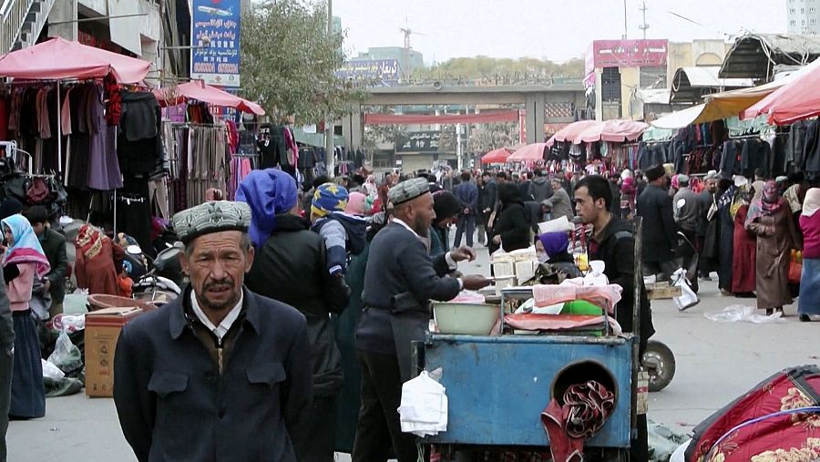 Uno de los mercados uigures de Xinjiang.