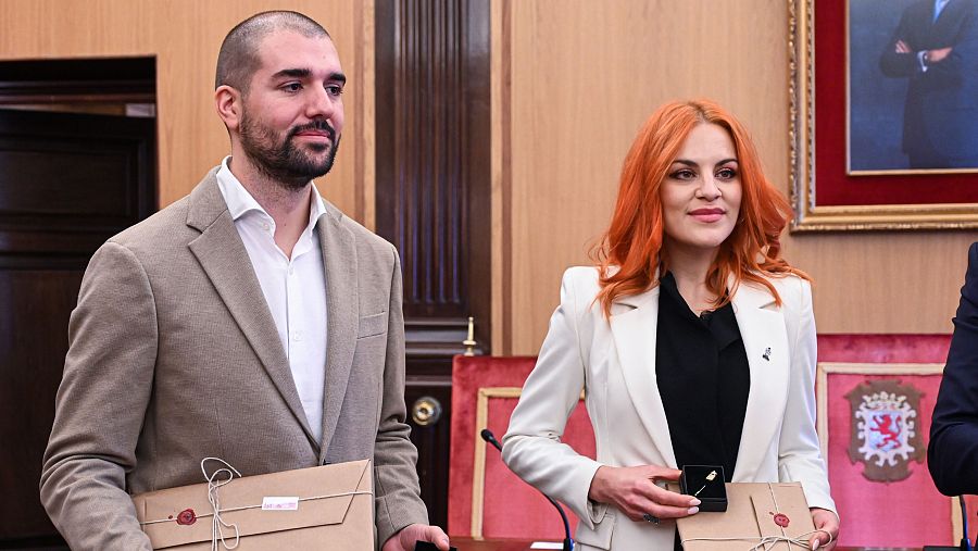 Los astronautas leoneses Pablo Álvarez y Sara García.