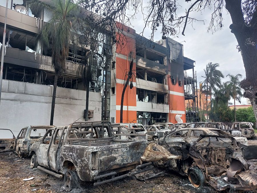 Los vuelos se normalizan en medio del recuento de destrozos en Bolivia