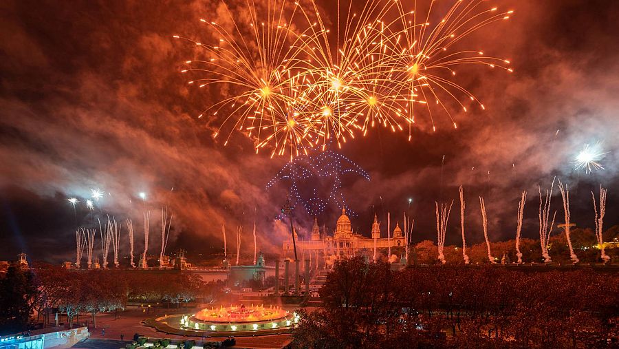 L'espectacle de llum i foc a Montjuïc ha aplegat unes 120.000 persones | Ajuntament de Barcelona