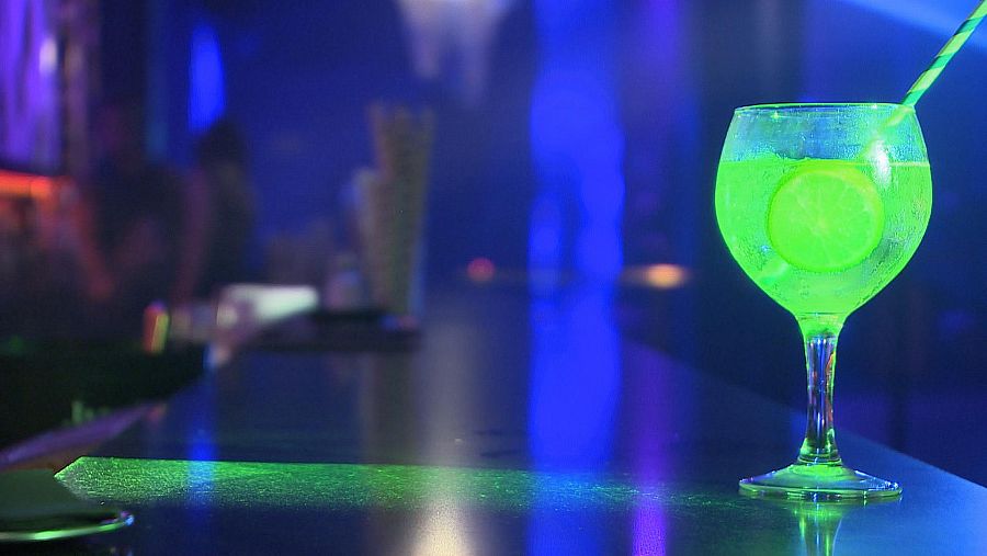 Copa en una discoteca