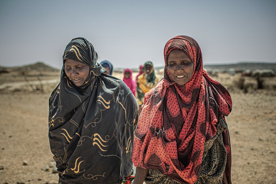 Aisha y Fatoumata caminaron 13 días para llegar a un campo de personas desplazadas internas de Burao