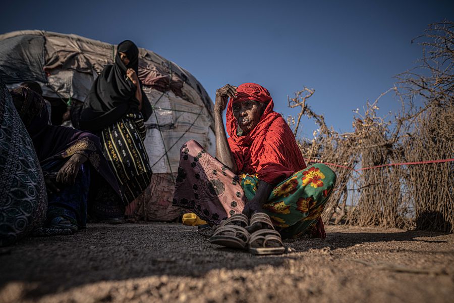 Absie Ahmed Qarad intenta sobrevivir en un campo de personas deslazadas en el norte de Somalia