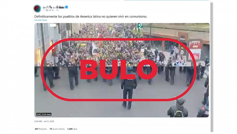 Mensaje que reproduce el bulo de que el vídeo de esta manifestación ha ocurrido en Brasil. Con el sello bulo.