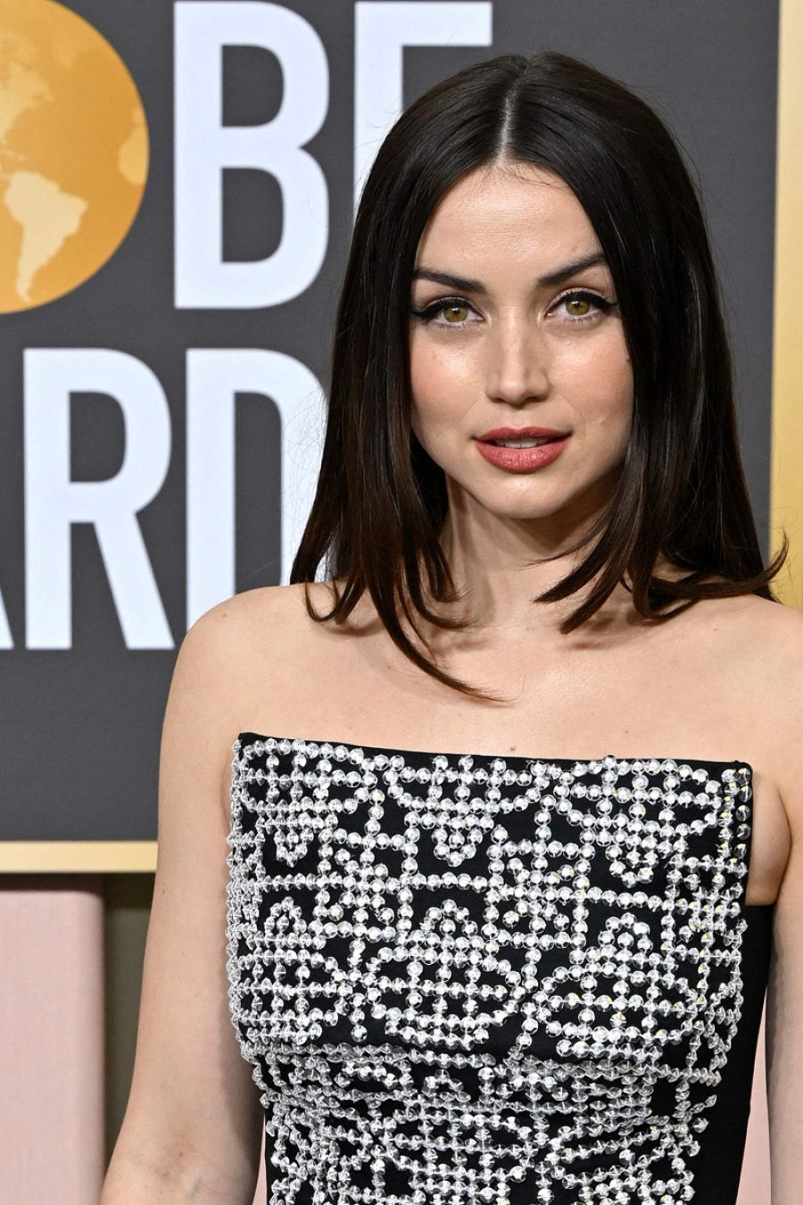 Globos de Oro 2023: Ana de Armas: los tres aciertos y el error en su look de la alfombra roja