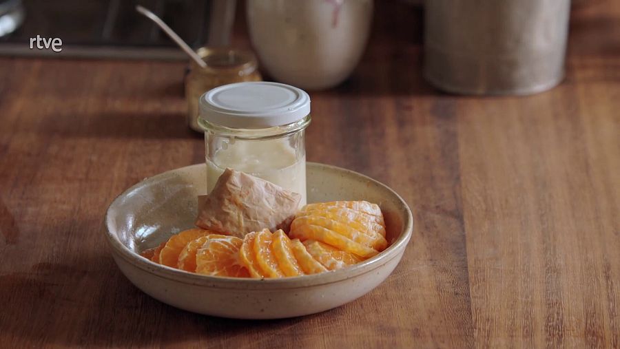 Mandarina al natural, glaseada y en ralladura.