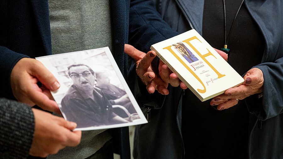 Objectes dins de la caixa de Joan Fuster a l'Institut Cervantes