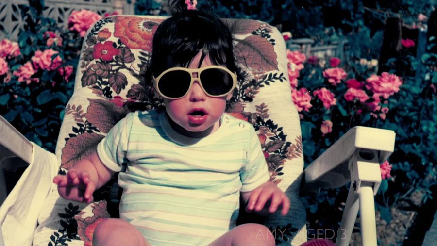 Amy Winhouse con un año y medio de edad (1985)