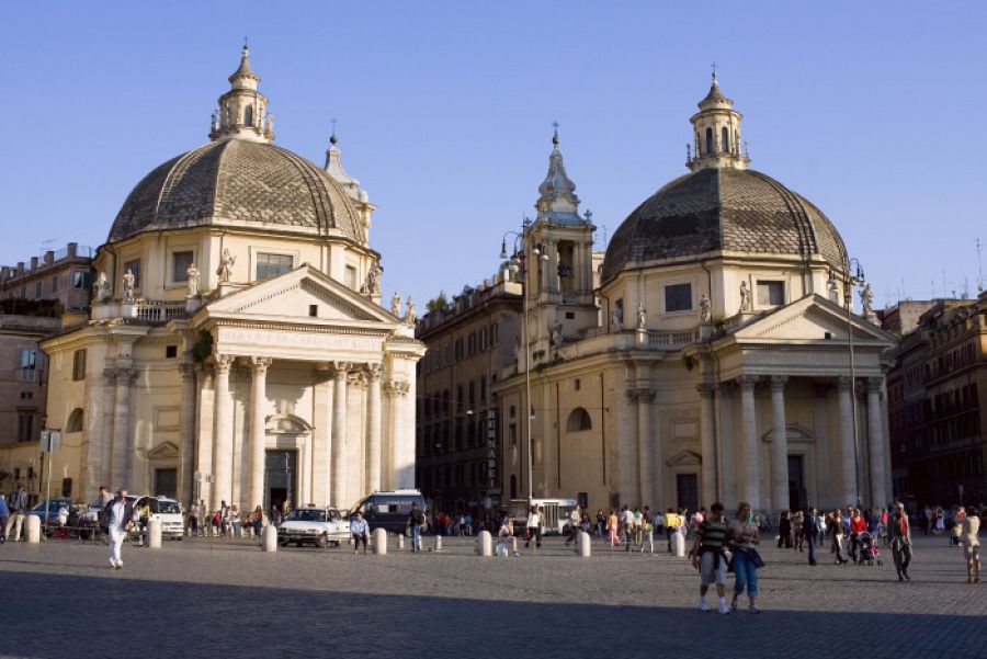 La basílica de Santa María in Montesanto de Roma