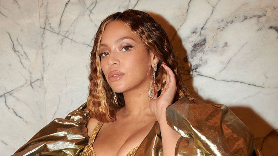 La artista Beyoncé posando en uno de los numerosos actos a los que asiste