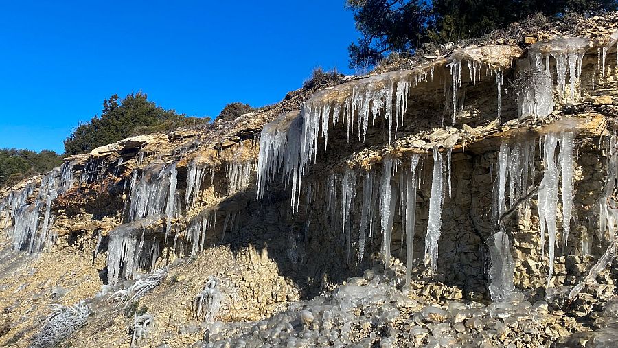 Carámbanos en Valdecabras, muy cerca de la popular Ciudad Encantada, en Cuenca