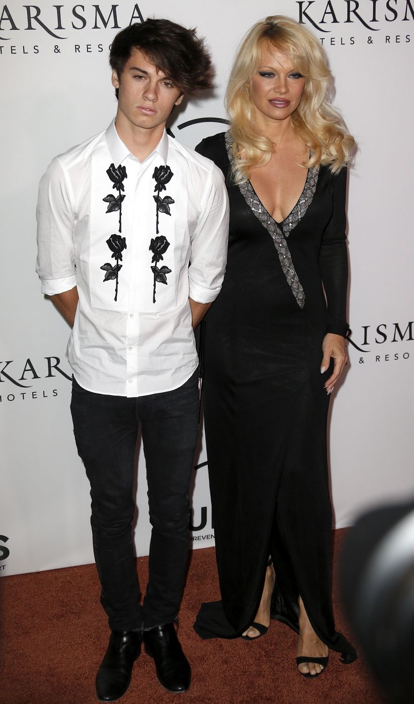 Dylan Jagger Lee y su madre Pamela Anderson