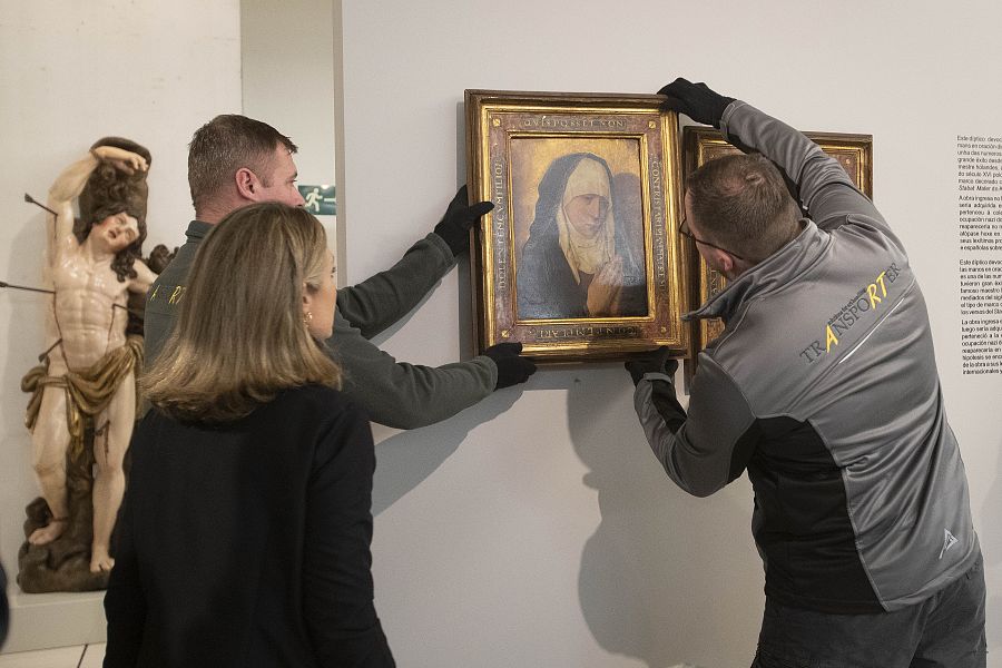 El Museo de Pontevedra devuelve oficialmente a Polonia dos cuadros del pintor flamenco Dieric Bouts