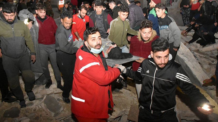 Operaciones de rescate esta mañana tras el terremoto que afectó a Siria