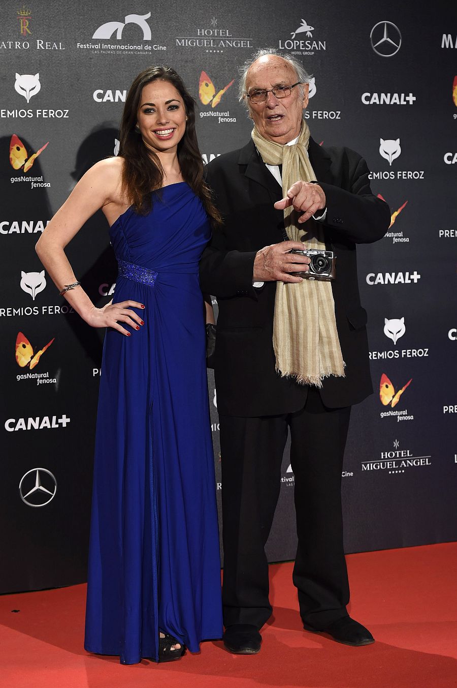 Anna Saura Ramón junto a su padre Carlos Saura
