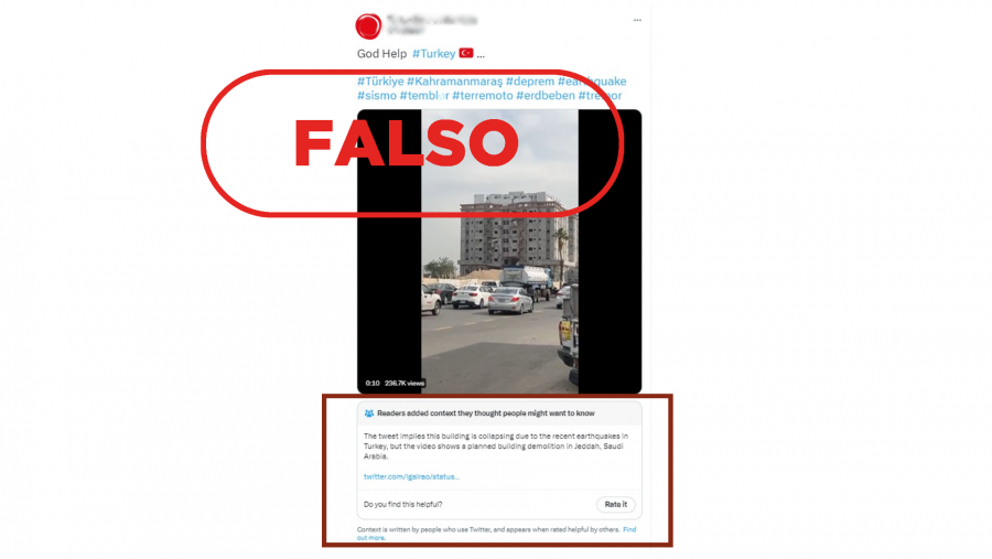 El tuit que difunde el vídeo descontextualizado y el aviso de Twitter bajo esa grabación sobre la tergiversación que supone dicho mensaje, con el sello 'falso' en rojo