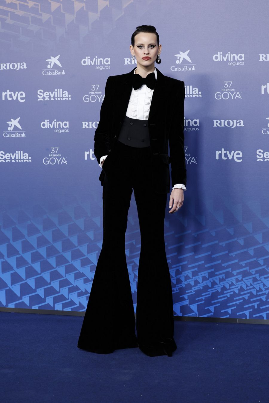 Milena Smit en la alfombra roja de los Premios Goya 2023