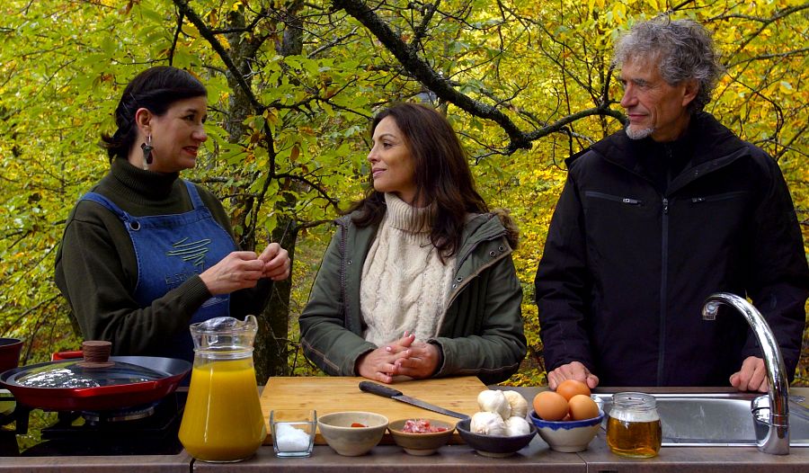 Ana Álvarez, César Palacios y la chef Aizpea Oihaneder.