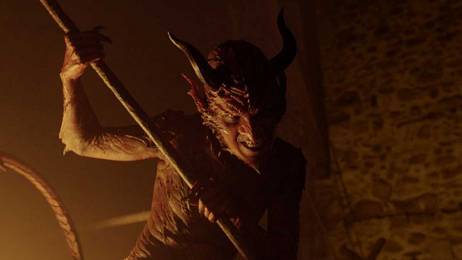 Eneko Sagardoy como el demonio Santael en 'Errementari'