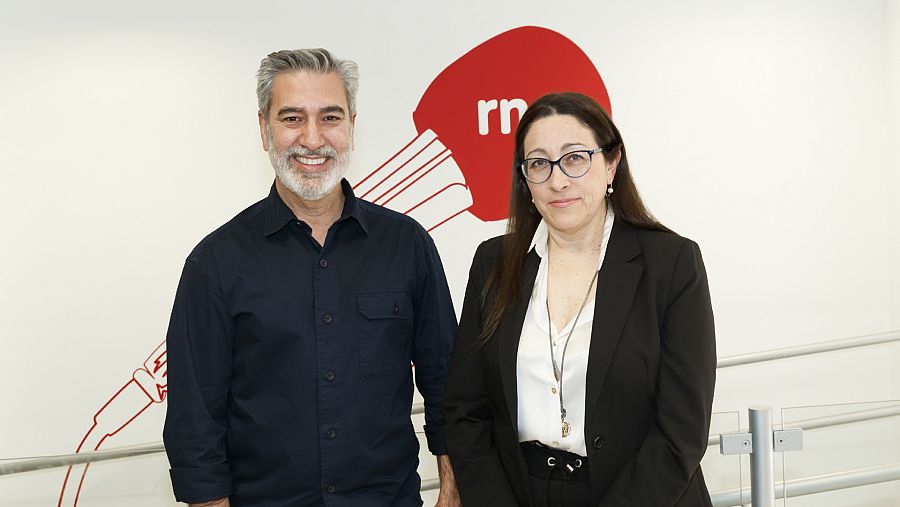 Arturo Martín, director de Memoria de Delfín, junto a Carmen Muñoz, Comisaria Jefa de la Oficina Central Nacional Interpol Madrid