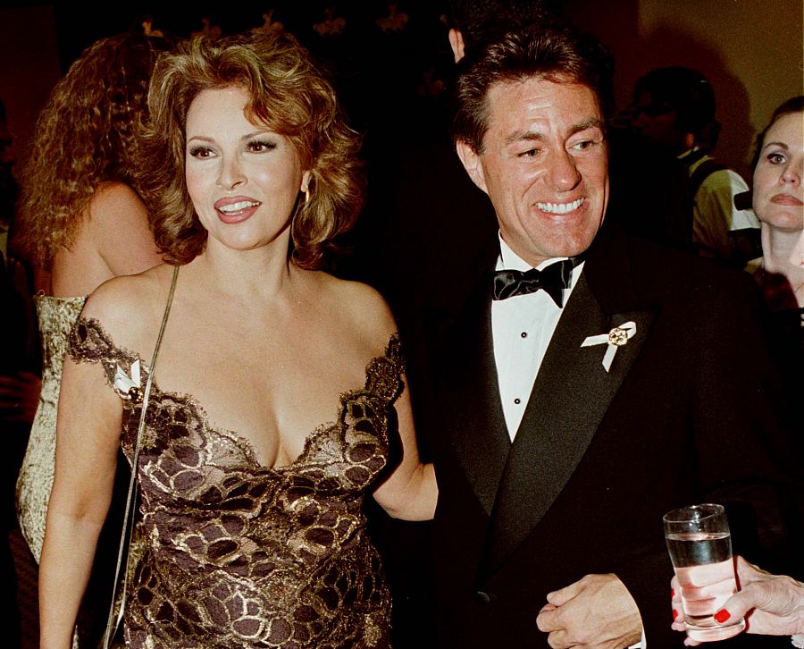 Raquel Welch y Richard Palmer en 1998