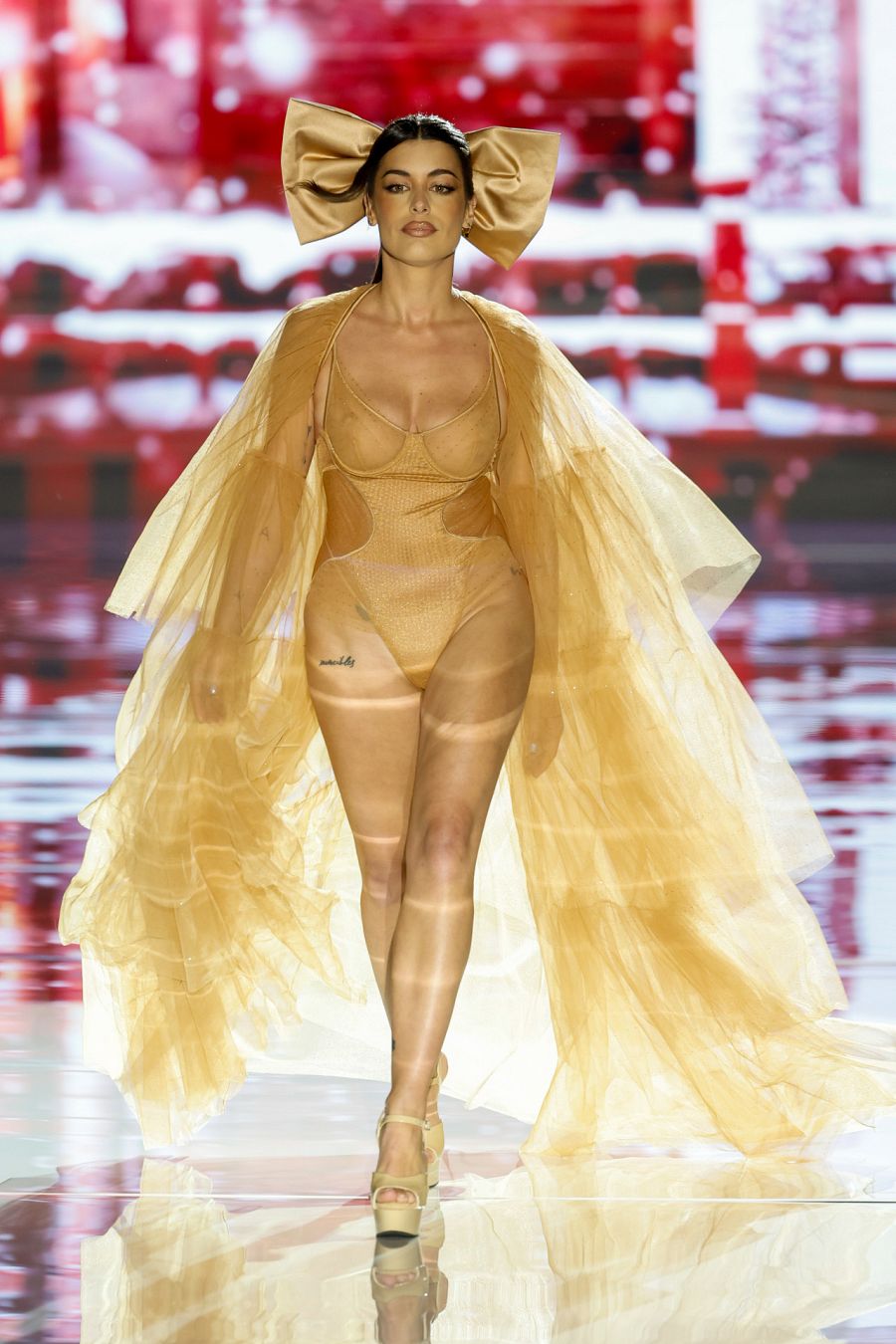 Dulceida desfila en lencería para Andrés Sardá