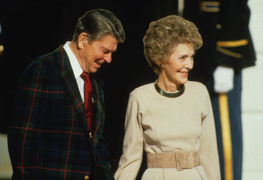 Ronald Reagan anunció en 1994 que padecía Alzheimer