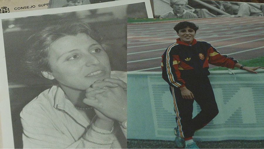 Foto  en blanco y negro de María José Martínez Patiño en su etapa de deportista, vestida con ropa deportiva.