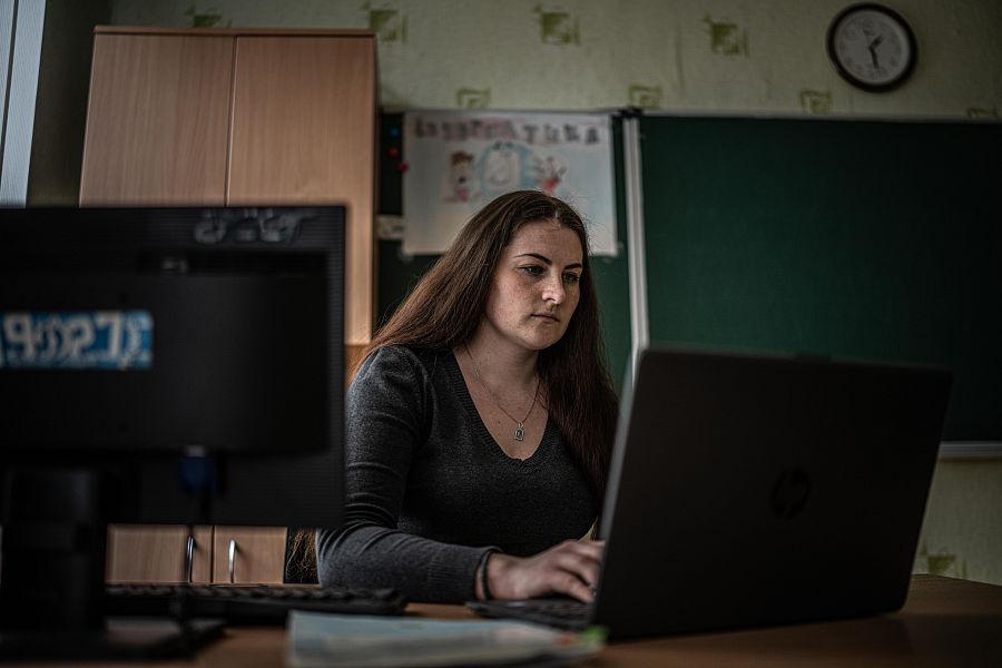 Viktoria, de 26 años, es profesora de matemáticas y de informática