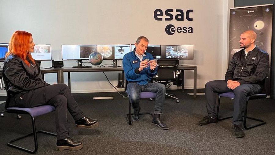 Sara García, Pedro Duque y Pablo Álvarez, astronautas españoles de la ESA