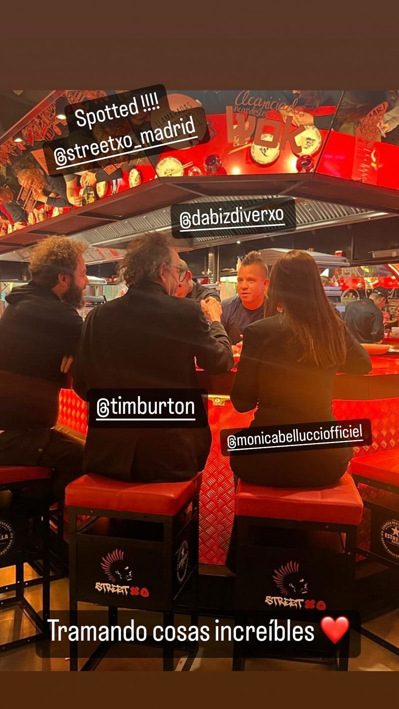 David Muñoz con Tim Burton y Monica Belluci en su restaurante DiverXo