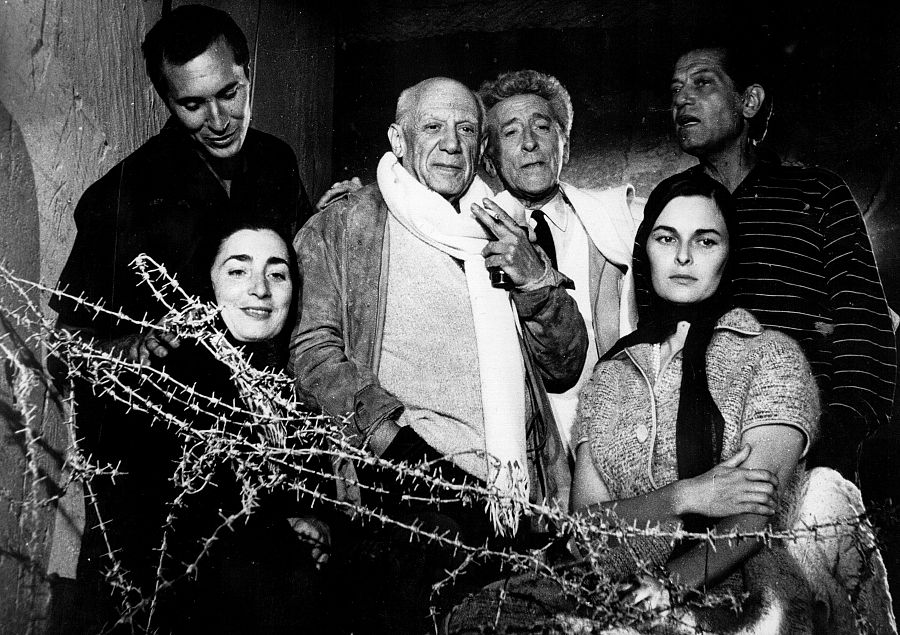Pablo Picasso con Luis Miguel Dominguín, Serge Lifar, Jacqueline y Lucía Bosé