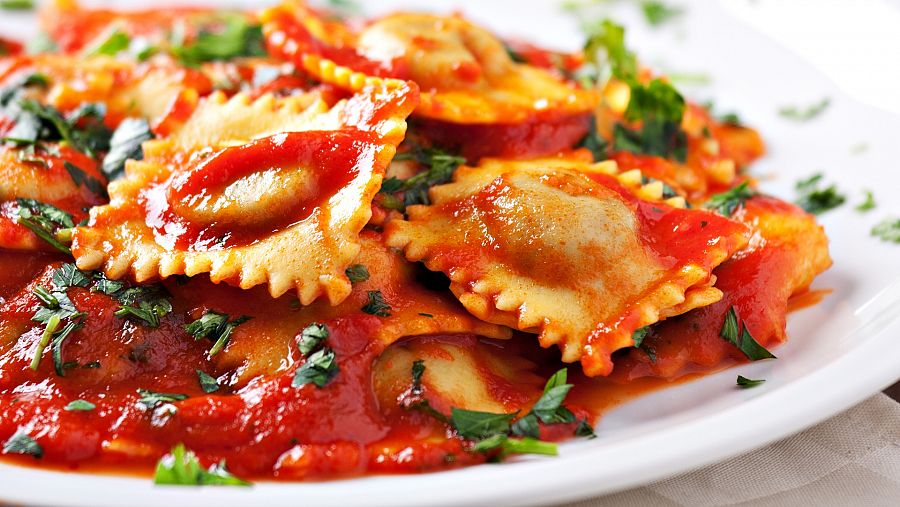 Raviolis con tomate