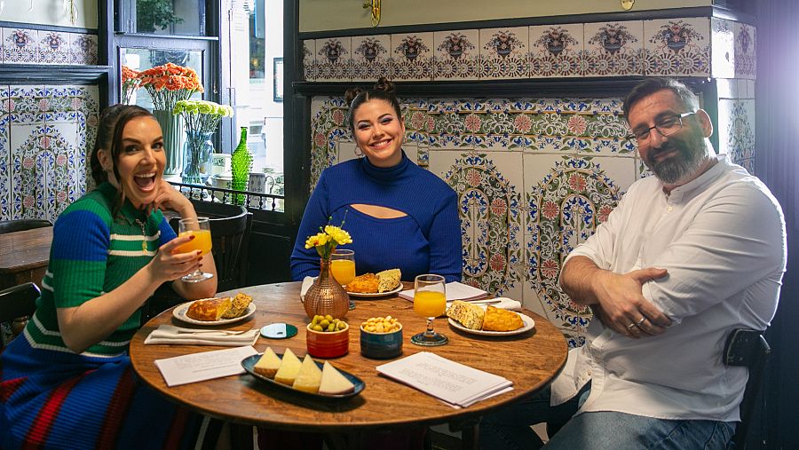 Mara Jiménez, Inés Hernand y Ramón Nogueras en el capítulo de la alegría