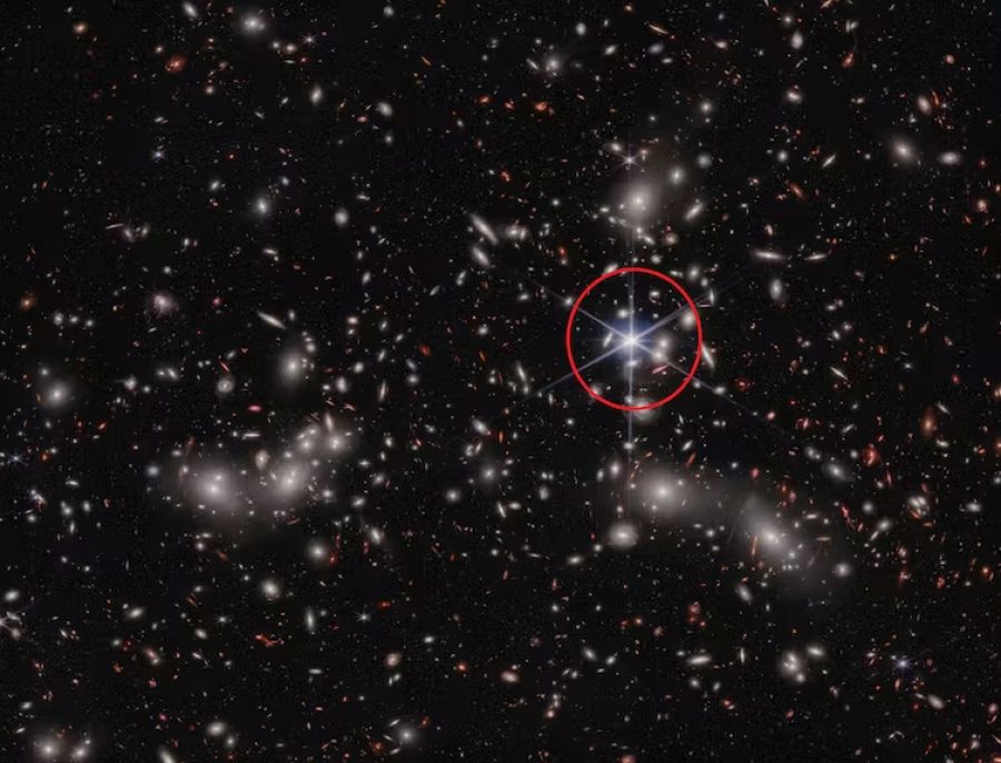 Una estrella cercana en nuestra propia galaxia presentando la típica forma estrellada de 8 puntas del telescopio espacial James Webb. NASA, ESA, CSA, I. Labbe (Swinburne University of Technology), R. Bezanson (University of Pittsburgh), A. Pagan (ST