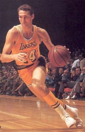 Jerry West, en un partido con los Lakers.