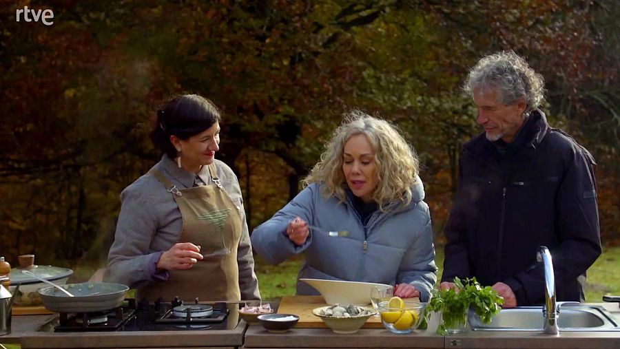 César Palacios, Raquel Martos y Aizpea Oihaneder en la Selva de Irati