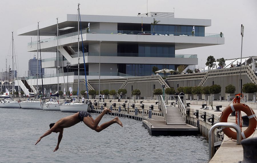 El emblemático edificio Veles e vents, icono arquitectónico de la Copa del América de vela, obra de los arquitectos David Chipperfield y Fermín Vázquez.