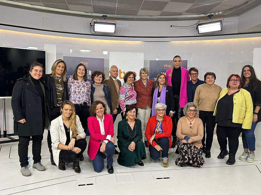 Participantes de la Mesa redonda 'Mujer y Deporte' en Torrespaña